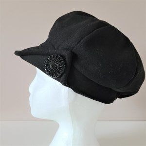 Black hat with detail on the side.